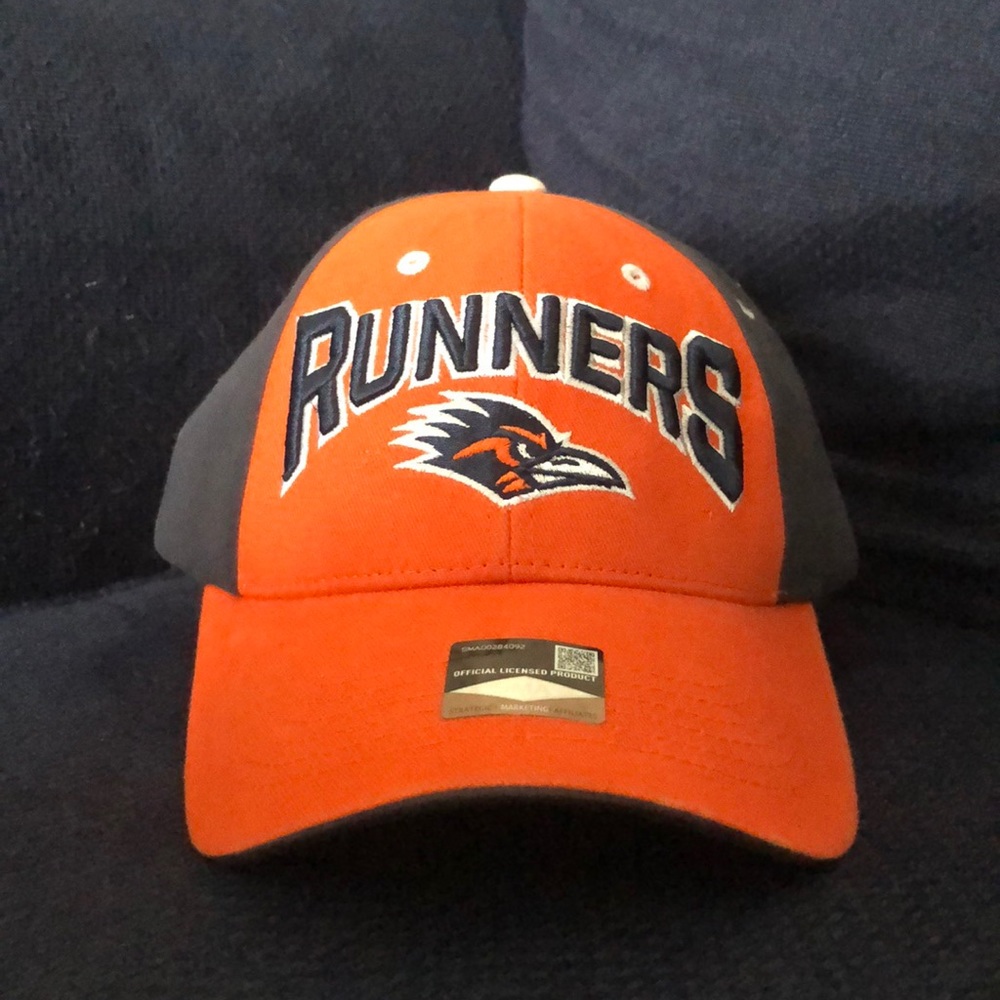 University of Texas at San Antonio runners hat